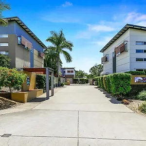 Quarterdecks Retreat , Urangan Australien